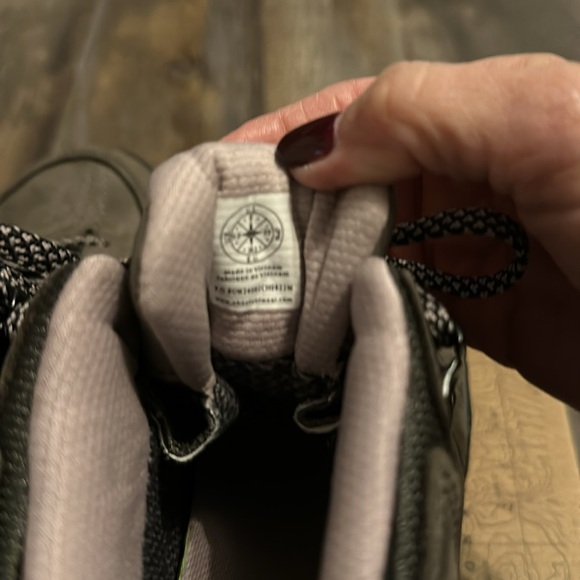 New Women’s Oboz Sawtooth X - Picture 4 of 6